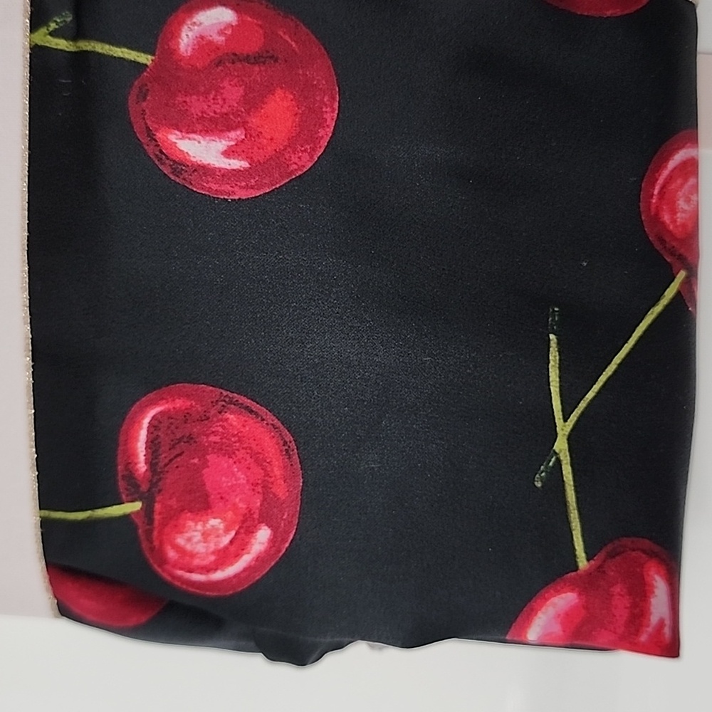 Victoria's Secret Signature Satin Long Pajama Set Cherries Size L Large NWT - Picture 5 of 5